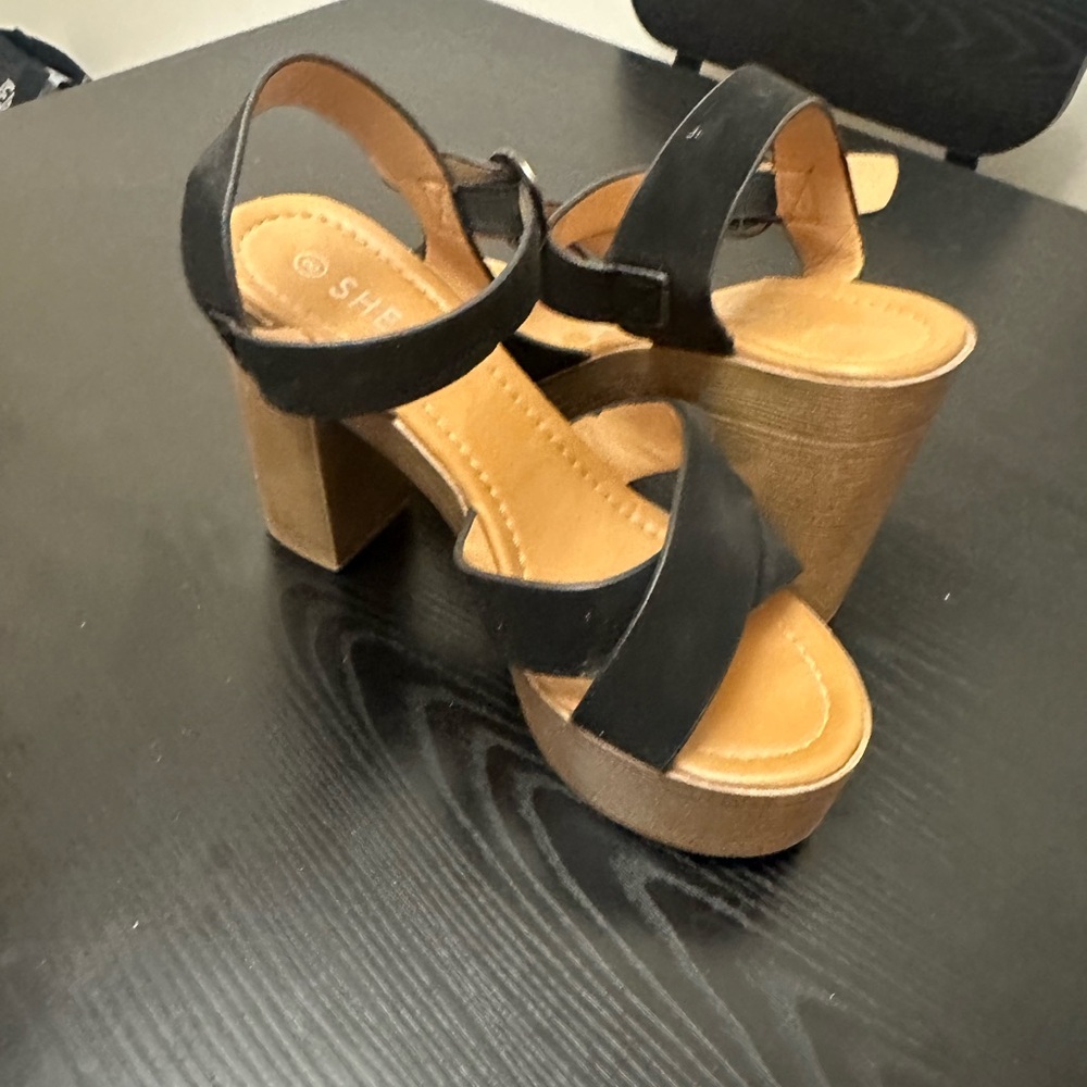 Strapped In | Black & Tan Platform Heels — Chic Retro Vibe (Size 8)